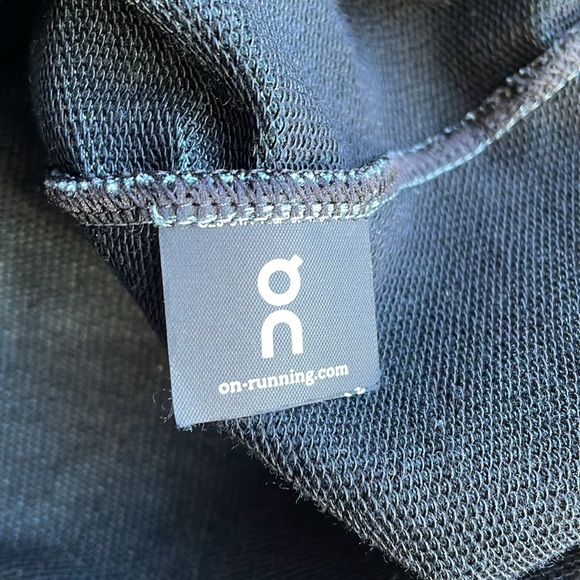 On Running Hoodie Women’s Size Small - Picture 5 of 6